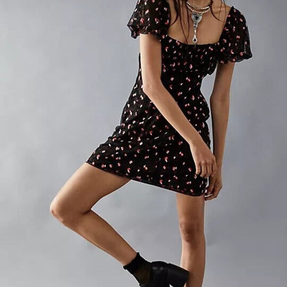 Free People Dresses & Skirts - Free People Sugar And Spice Mini Dress Size Small Black Floral Romantic Ditsy